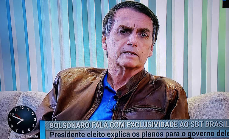 Bolsonaro afirma que vai convidar o juiz Sérgio Moro para 