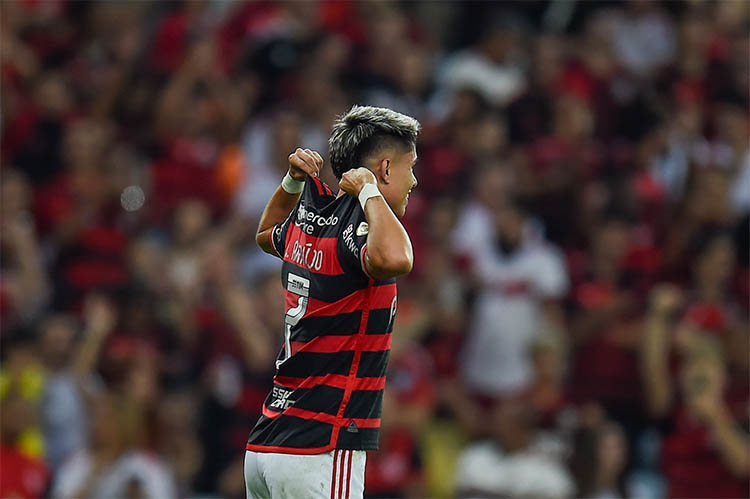 Flamengo retoma a lideranÃ§a do BrasileirÃ£o