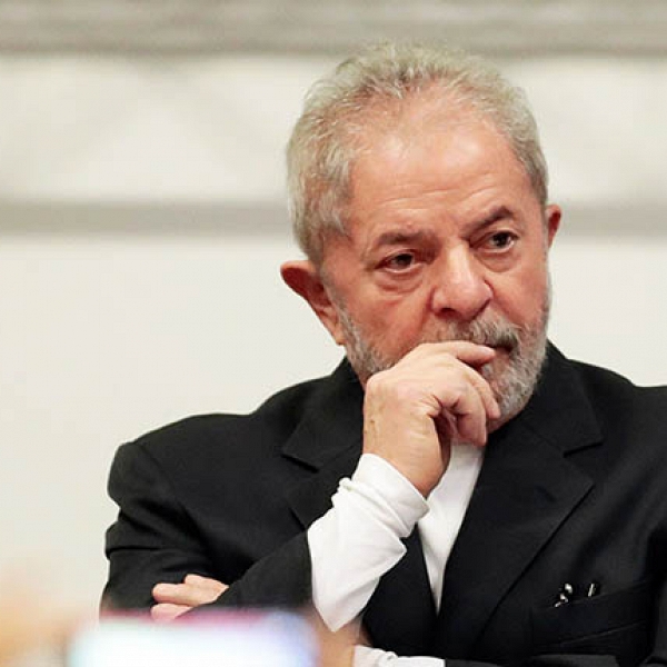 Moro bloqueia R$ 606 mil de Lula