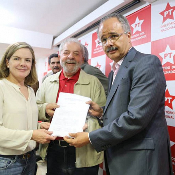 Petista cria 'Emenda Lula' para impedir prisÃ£o de candidato a 8 meses da eleiÃ§Ã£o