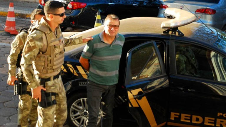 Temer assina extradiÃ§Ã£o de Cesare Battisti, que estÃ¡ foragido apÃ³s ordem de prisÃ£o