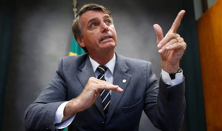 Bolsonaro 'caÃ§a' nome de MS para Senado