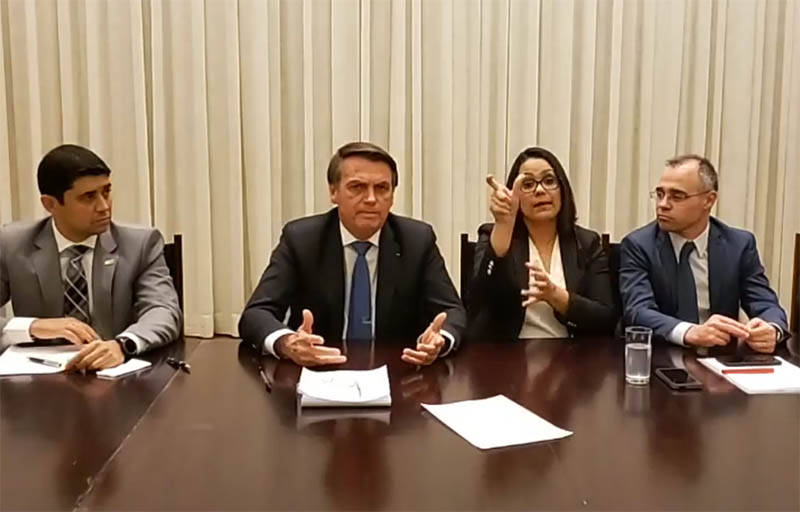 Criticado por apoiadores por indicar Aras Ã  PGR, Bolsonaro pede 'voto de confianÃ§a'