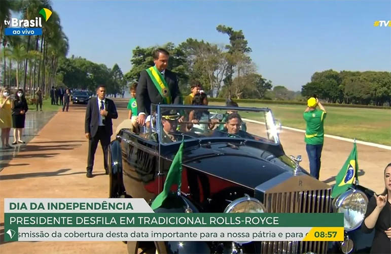Nelson Piquet vira motorista de Bolsonaro em cerimÃ´nia do 7 de Setembro em BrasÃ­lia