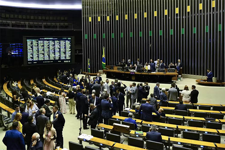 Congresso derruba veto de Lula e desoneraÃ§Ã£o da folha seguirÃ¡ valendo atÃ© 2027