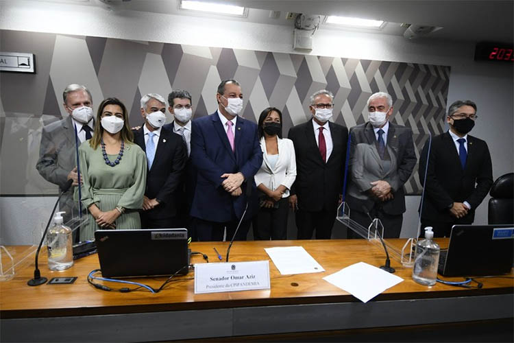 CPI da Covid termina aprovando relatÃ³rio que acusa o presidente Bolsonaro de nove crimes