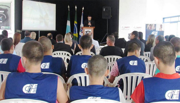 Projeto leva cursos de profissionalizaÃ§Ã£o a jovens em Uneis de Mato Grosso do Sul