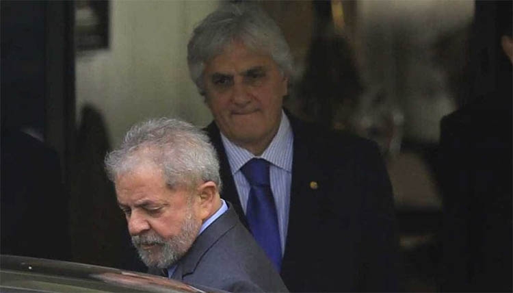 Defesa de Lula pede anulaÃ§Ã£o da delaÃ§Ã£o de DelcÃ­dio e absolviÃ§Ã£o do ex-presidente