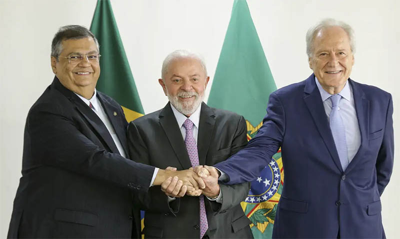 Lula anuncia Ricardo Lewandowski como ministro da JustiÃ§a