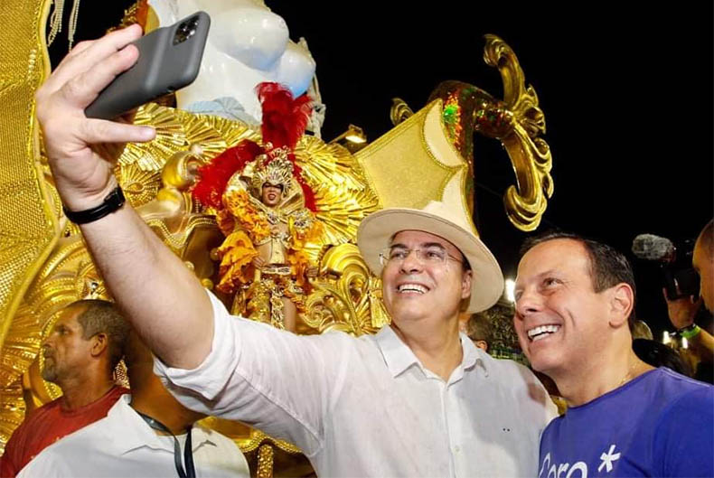 Doria participa do carnaval do Rio e de Salvador desfilando crÃ­ticas a Bolsonaro