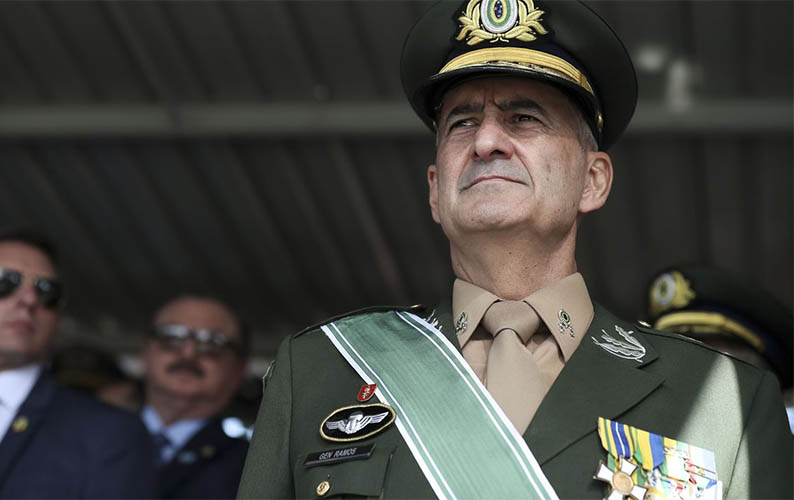 General Eduardo Ramos, da Secretaria de Governo, Ã© transferido para a reserva