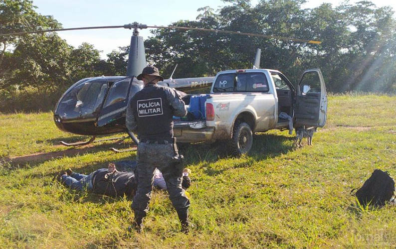 PM apreende helicÃ³ptero com 200 kg de cocaÃ­na ao pousar em fazenda de Mato Grosso do Sul