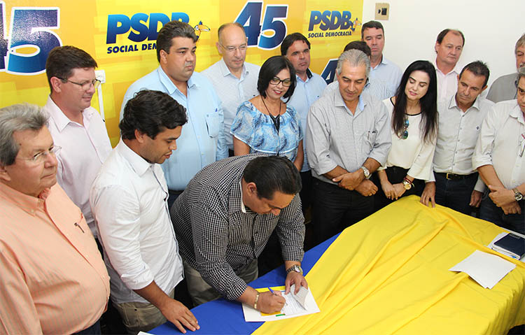 FiliaÃ§Ã£o de Marcelo Iunes ao PSDB reforÃ§a a parceria com CorumbÃ¡, afirma Azambuja