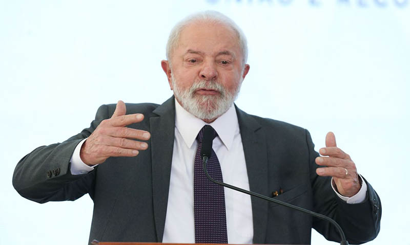 Pneumonia faz Lula adiar embarque para China