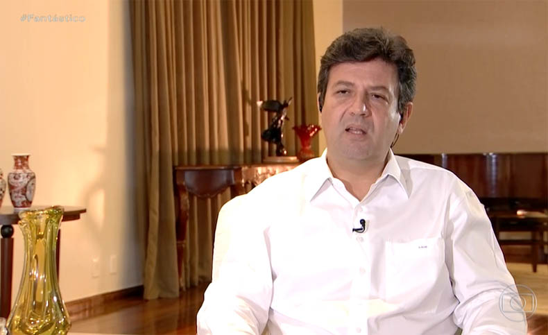 'Brasileiro nÃ£o sabe se escuta o ministro da SaÃºde ou o presidente', diz Mandetta