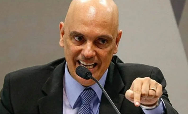 Moraes manda diretor da PF explicar troca de comando do setor que investiga polÃ­ticos