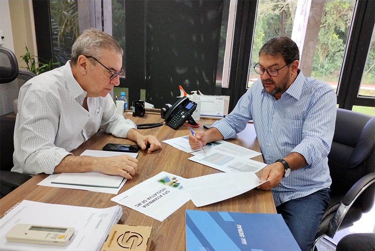 Paulo CorrÃªa e Fiems alinham parceria para projeto de energia fotovoltaica na Assembleia