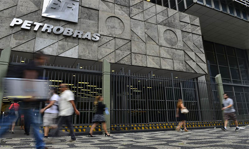 Petrobras anuncia fim de reajustes de preÃ§os dos combustÃ­veis pela cotaÃ§Ã£o internacional