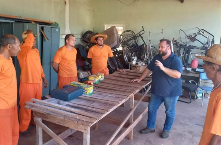 Presos transformam bicicletas apreendidas pela polÃ­cia de MS em cadeiras de rodas