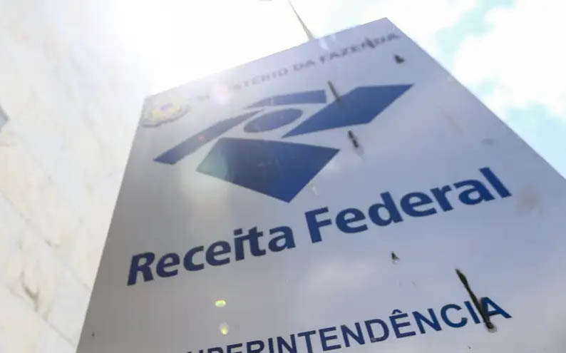 Auditores da Receita Federal aceitam bÃ´nus progressivo do governo e encerram greve