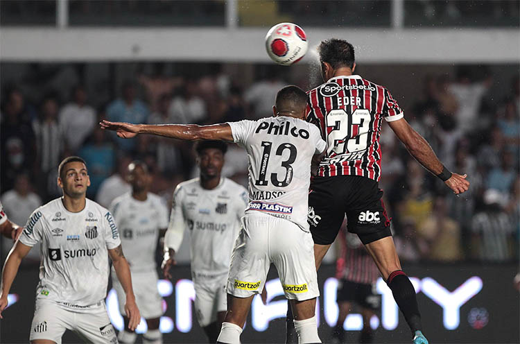 SÃ£o Paulo vence o Santos e deixa crise na Vila: veja em vÃ­deo os gols