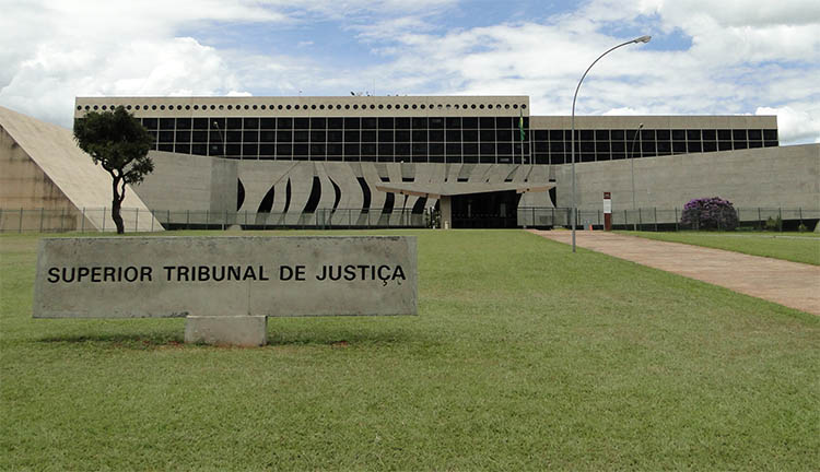 Juiz envia ao STJ processo sobre denÃºncias de cobranÃ§a de propina no governo de MS