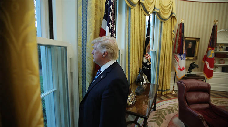 'Achei que seria mais fÃ¡cil', diz Trump no 'casulo' de seguranÃ§a na Casa Branca